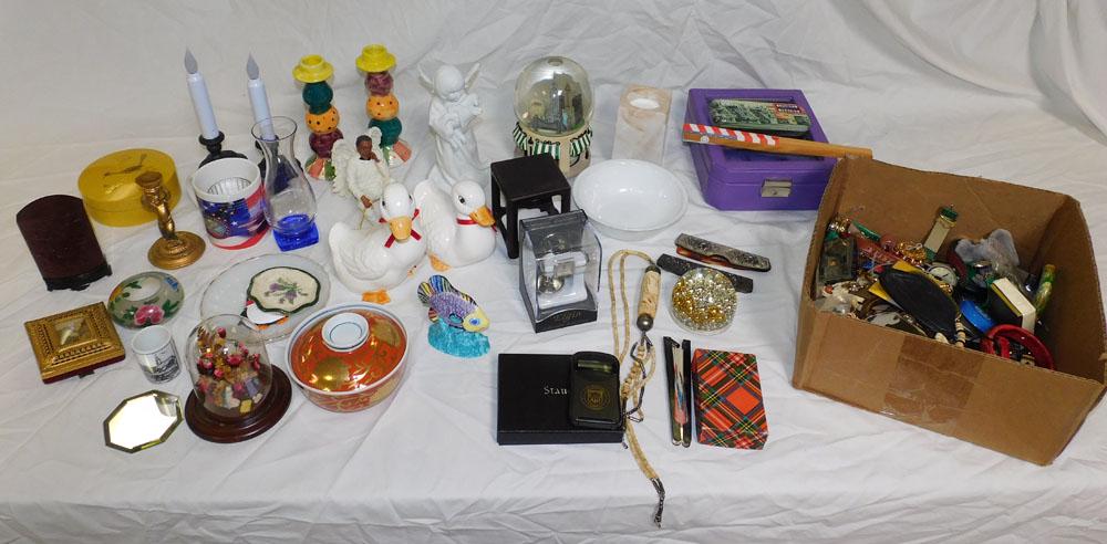 Lot Decorator Items (1 of 9)