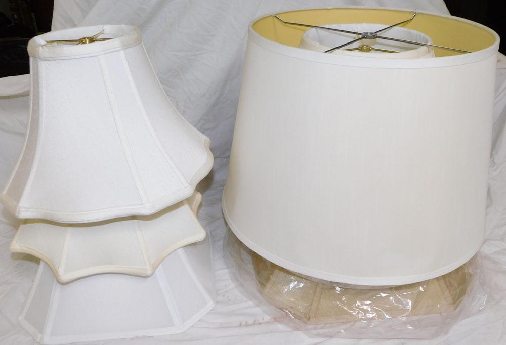 Lot Lamp Shades (1 of 3)