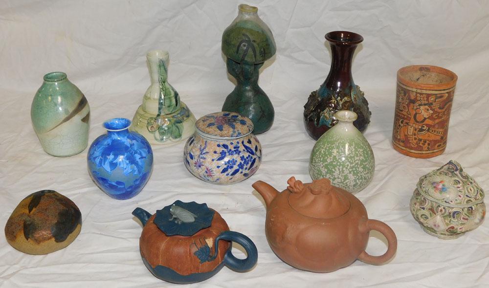 Lot Pottery Items (1 of 6)