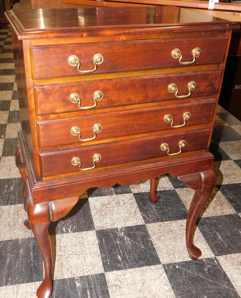 Cherry Queen Anne Style 4 Drawer Silver Chest (1 of 4)