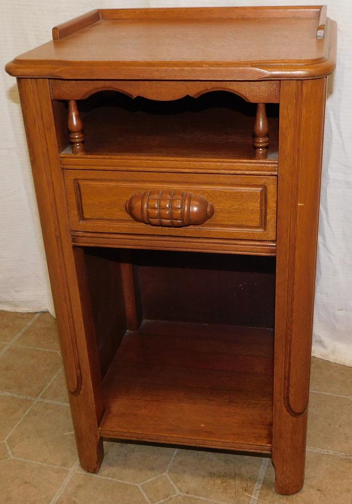 Mahogany One Drawer Night Stand: Mahogany One Drawer Night Stand. 15 1/2" W 13" D 27" H ALL DESCRIPTIONS AND ANY CONDITION STATEMENT GIVEN BY LANGSTON AUCTION GALLERY ARE STRICTLY OPINIONS AND LANGSTON'S SHALL HAVE NO RESPONSIBILITY 