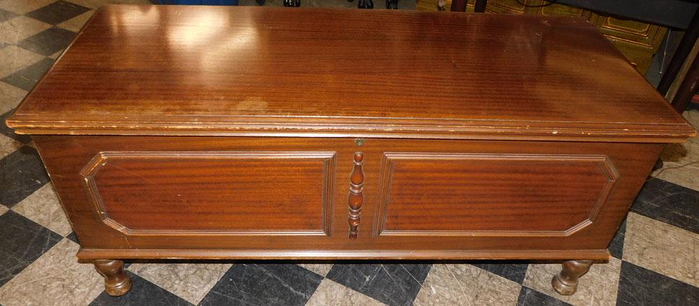 Mahogany Cedar Lined Blanket Chest (1 of 4)