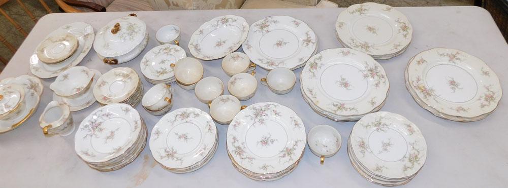 68 Pc Theodore Haviland "Rosalind China": 68 Pc Theodore Haviland "Rosalind China". ALL DESCRIPTIONS AND ANY CONDITION STATEMENT GIVEN BY LANGSTON AUCTION GALLERY ARE STRICTLY OPINIONS AND LANGSTON'S SHALL HAVE NO RESPONSIBILITY FOR ERRORS OR