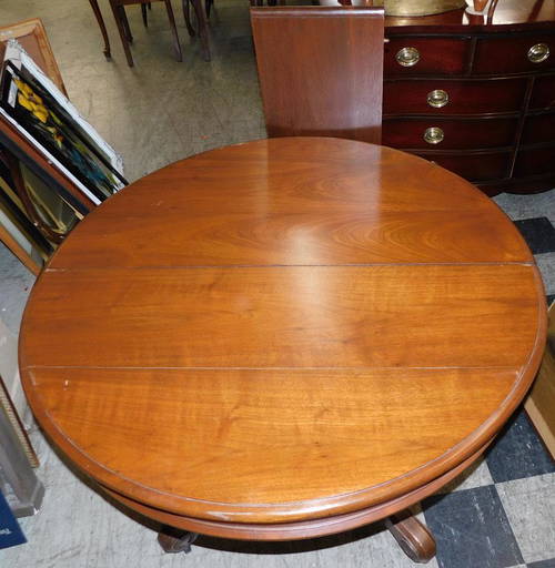 Victorian Walnut Glass Top Dining Table W/ 1 Leaf Dec 14, 2022