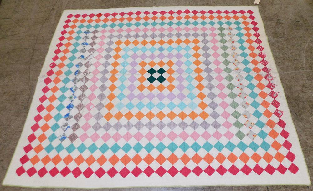 Antique Handmade Quilt: Antique Handmade Quilt. 84" X 64" ALL DESCRIPTIONS AND ANY CONDITION STATEMENT GIVEN BY LANGSTON AUCTION GALLERY ARE STRICTLY OPINIONS AND LANGSTON'S SHALL HAVE NO RESPONSIBILITY FOR ERRORS OR OMISSIO