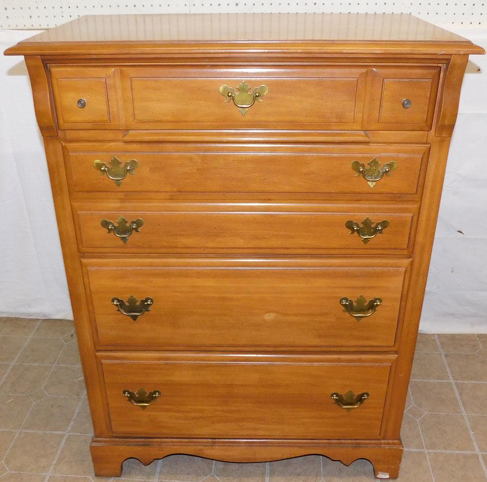 Maple 4 Drawer Chest (1 of 5)