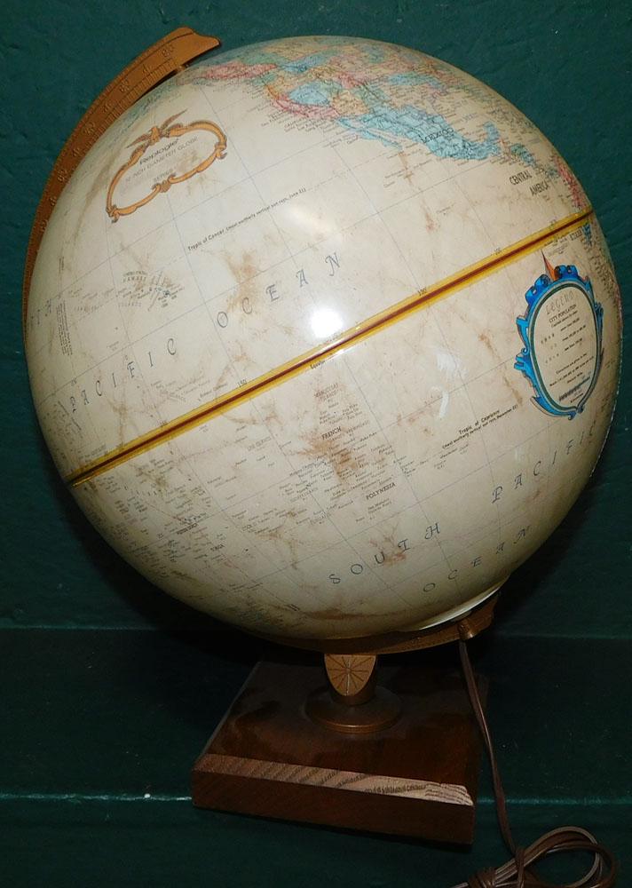 Lighted World Globe (1 of 3)
