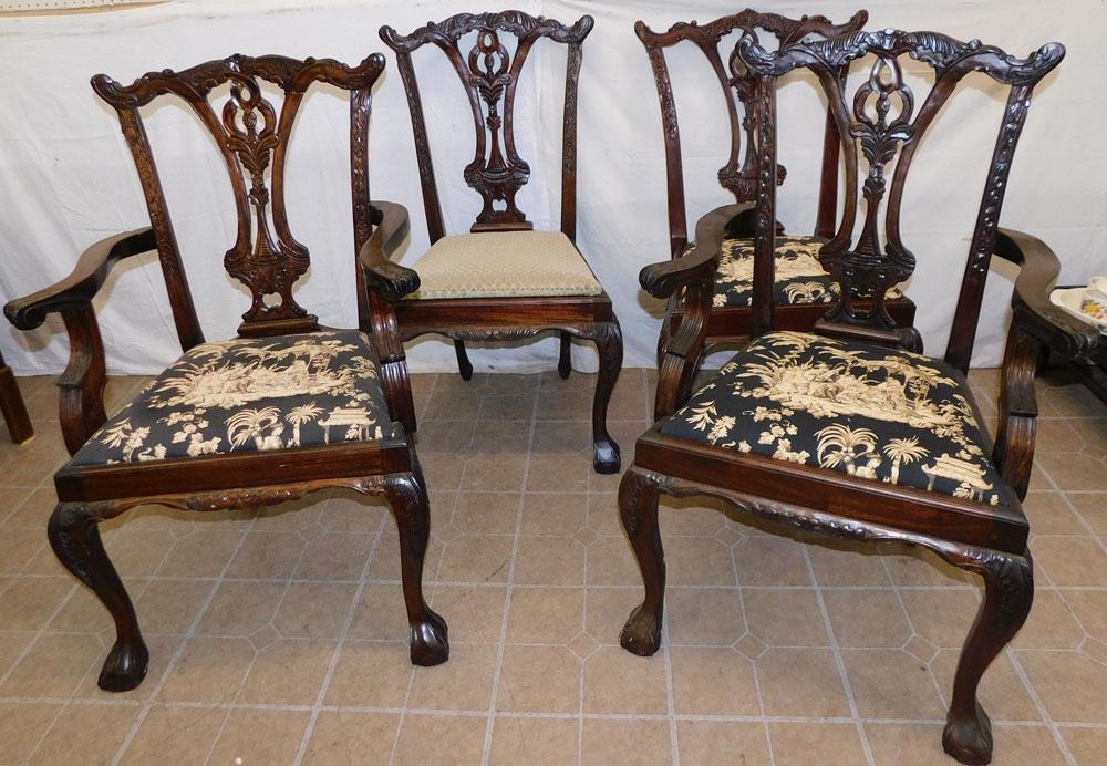 Set of 5 Carved Mahogany Chippendale Style Chairs: Set of 5 Carved Mahogany Chippendale Style Chairs . 40 1/2" H ALL DESCRIPTIONS AND ANY CONDITION STATEMENT GIVEN BY LANGSTON AUCTION GALLERY ARE STRICTLY OPINIONS AND LANGSTON'S SHALL HAVE NO RESPONSI