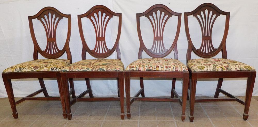Set of 4 Mahogany Dining Chairs: Set of 4 Mahogany Dining Chairs . 38" H ALL DESCRIPTIONS AND ANY CONDITION STATEMENT GIVEN BY LANGSTON AUCTION GALLERY ARE STRICTLY OPINIONS AND LANGSTON'S SHALL HAVE NO RESPONSIBILITY FOR ERRORS OR O