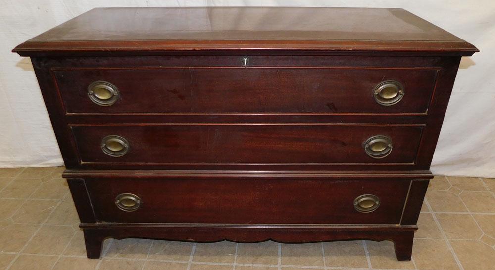 Mahogany Cedar Lined Blanket Chest (1 of 8)