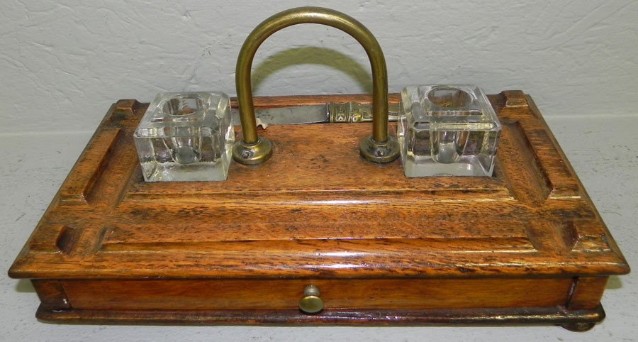 Oak ink well with bottles.: Oak ink well with bottles.