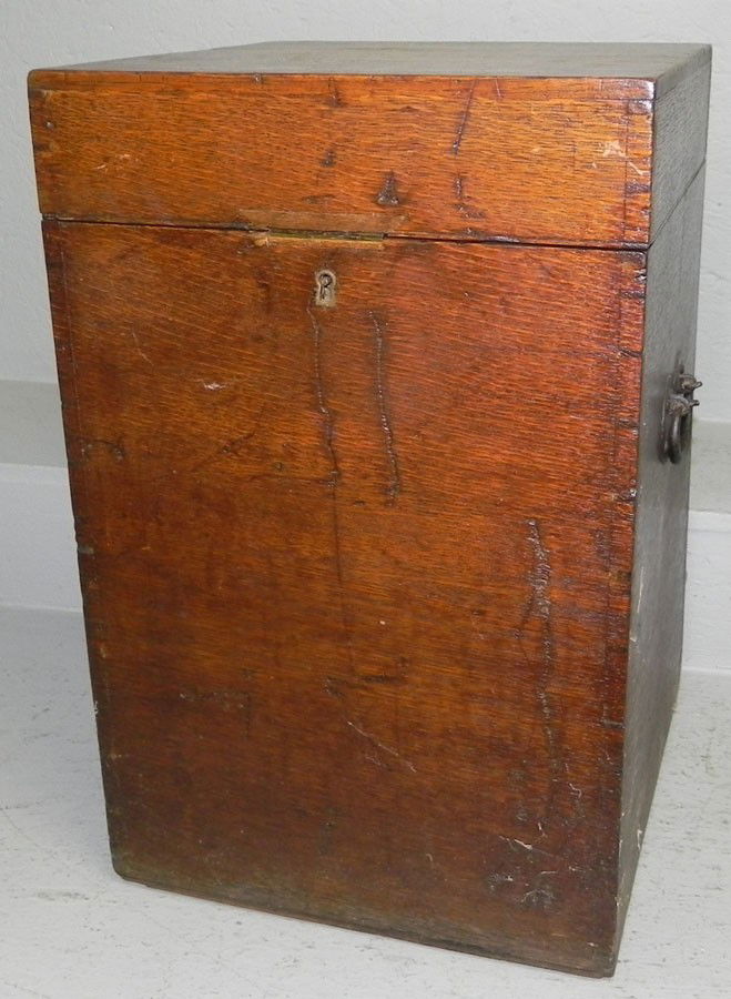 Oak dove tail cellarets box.: Oak dove tail cellarets box. 13 1/2" wide x 13 1/4" deep x 21" tall.