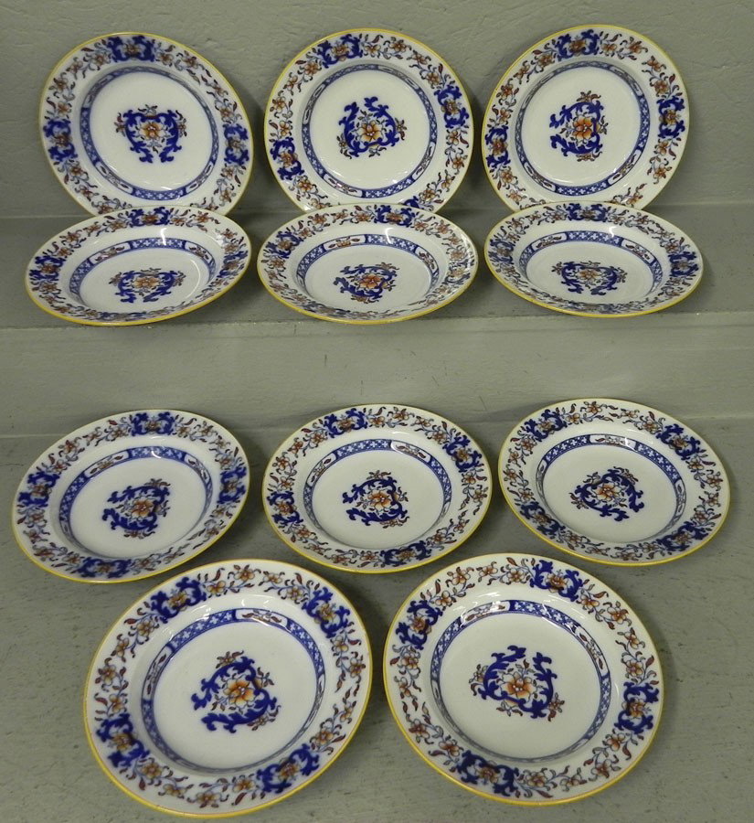 (11) Minton cream soup bowls circ 1850.: (11) Minton cream soup bowls circ 1850. 9" diameter.