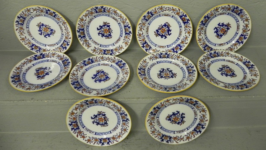 (10) Minton plates circa 1850. 10 1/4" diameter.: (10) Minton plates circa 1850. 10 1/4" diameter.