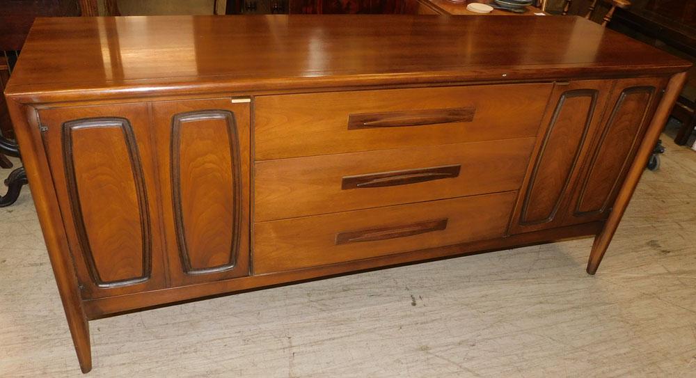Mid Century Modern Walnut Credenza: Mid Century Modern Walnut Credenza. 66" W 19" D 30 3/4" H PLEASE REFER TO OUR "TERMS OF SALE" FOR FULL DISCLOSURE OF OUR POLICY. THANK YOU!"