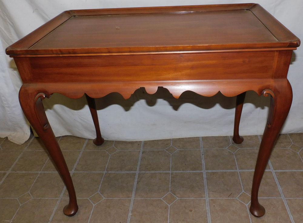 Henkel Harris Cherry Queen Anne Style Tea Table (1 of 3)