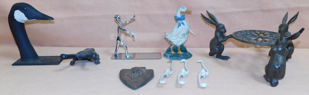 Lot Cast Iron & Metal Items: Lot Cast Iron & Metal Items. "ALL DESCRIPTIONS AND ANY CONDITION STATEMENT GIVEN BY LANGSTON AUCTION GALLERY ARE STRICTLY OPINIONS AND LANGSTON'S SHALL HAVE NO RESPONSIBILITY FOR ERRORS OR OMISSIONS.