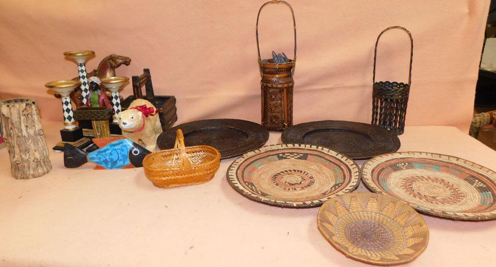 Lot Decorative Household Items (1 of 4)