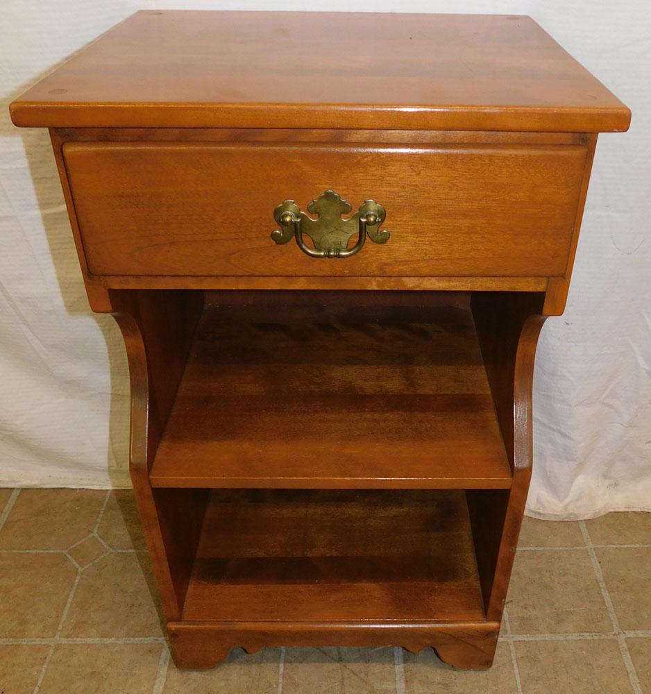 Maple One Drawer Night Stand (1 of 4)