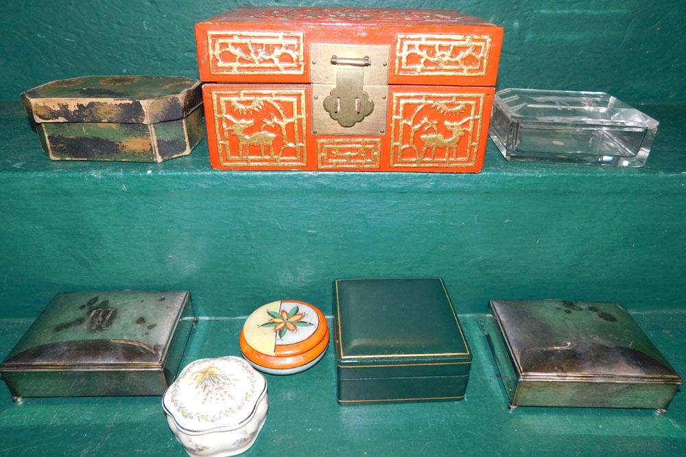 Lot Vintage Dresser Boxes (1 of 2)