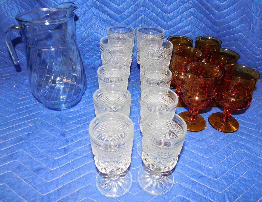 Lot Amber & Clear Wine Glasses: Lot Amber & Clear Wine Glasses. "ALL DESCRIPTIONS AND ANY CONDITION STATEMENT GIVEN BY LANGSTON AUCTION GALLERY ARE STRICTLY OPINIONS AND LANGSTON'S SHALL HAVE NO RESPONSIBILITY FOR ERRORS OR OMISSION