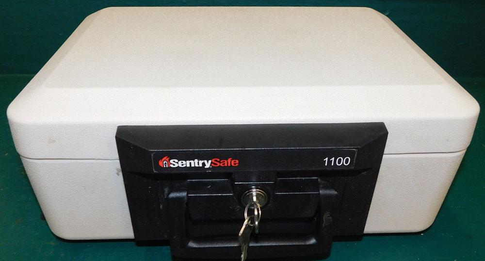 Sentry 1100 Safe (1 of 3)