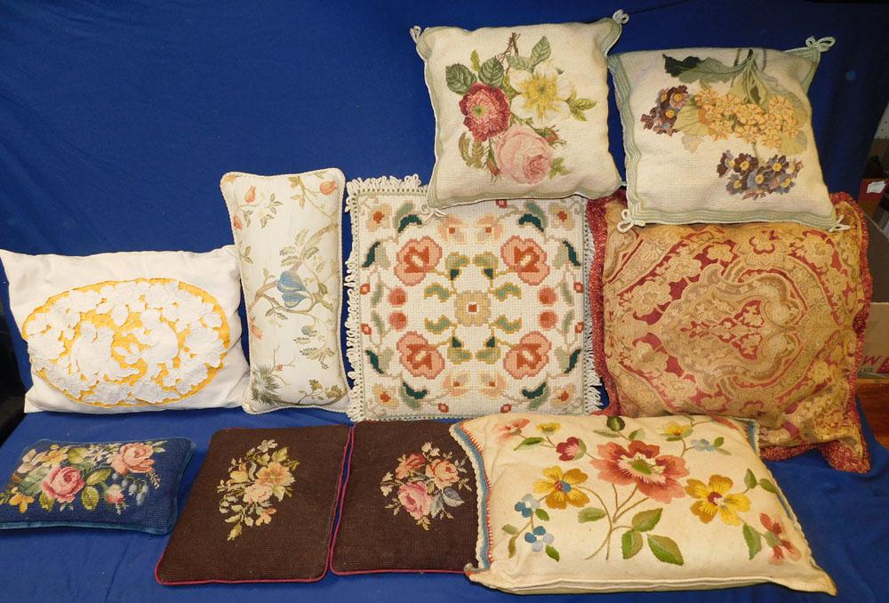 Lot Vintage Needlepoint Pillows (1 of 5)