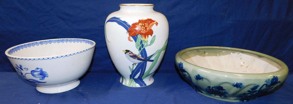 Two Porcelain Bowls & Vase (1 of 7)
