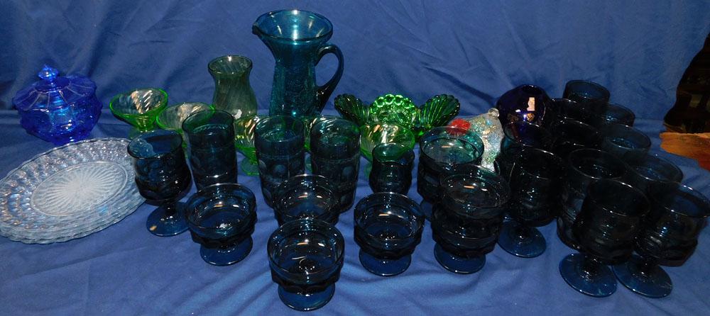 Lot Colored Glass Items (1 of 4)