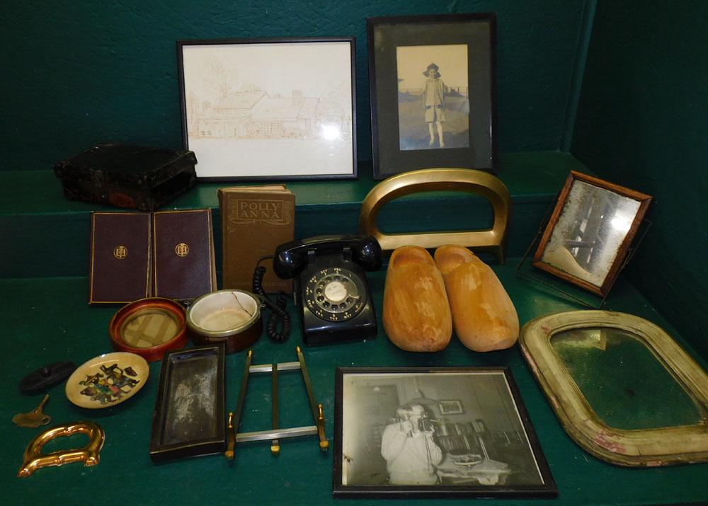 Lot Picture Frames - Telephone - Wooden Shoes (1 of 4)