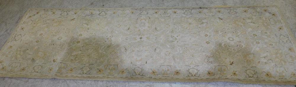 2' 6" X 7' 11" Machine Made Rug (1 of 4)