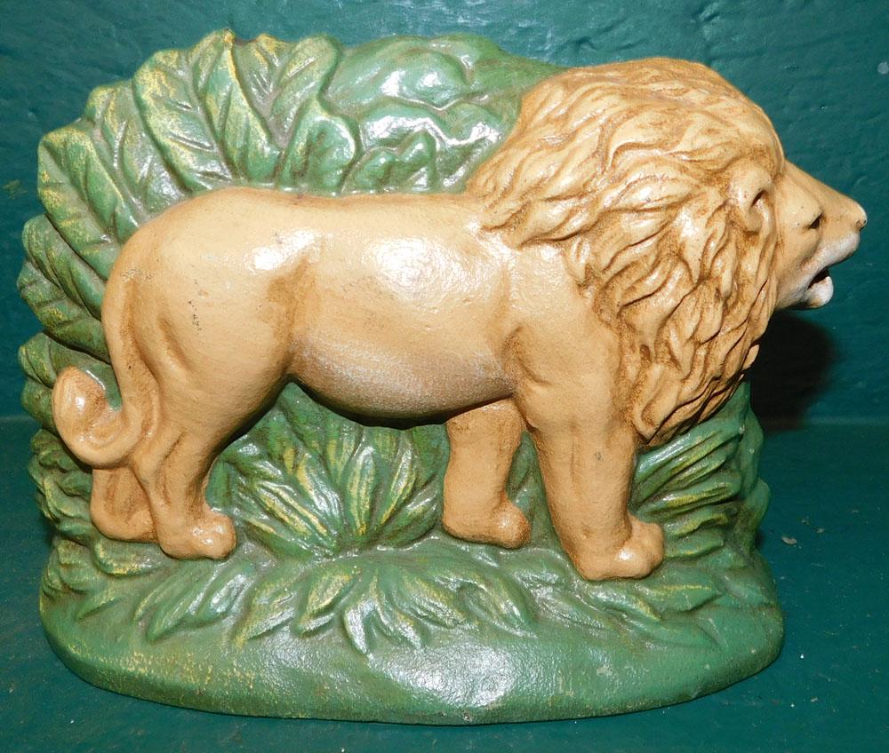 Cast Iron Lion Door Stop (1 of 3)