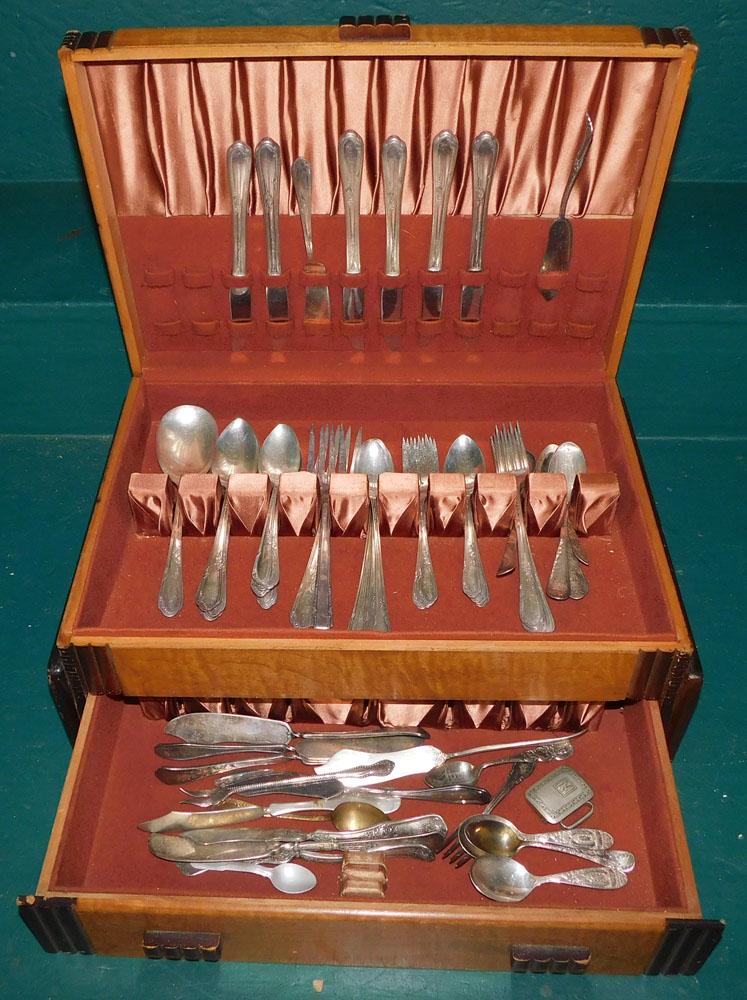 Maple Mid Century Modern Box W/ Silverplate Flatware (1 of 6)