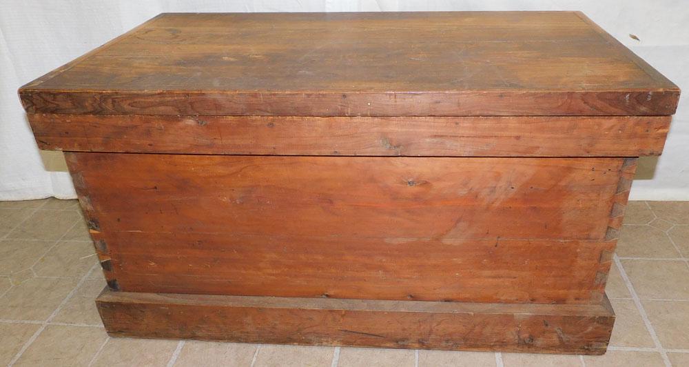 Antique Cedar Dove Tail Blanket Chest (1 of 5)