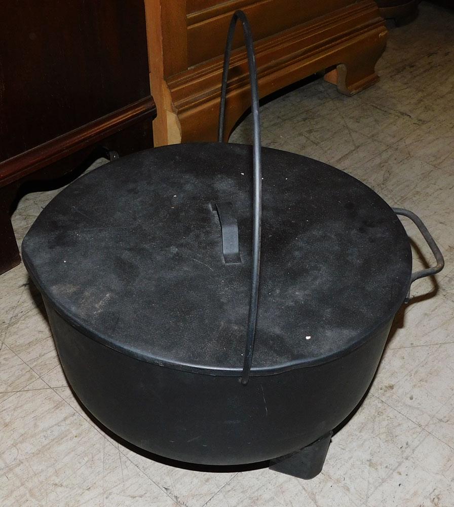 Antique Cast Iron Pot W/ Lid (1 of 3)