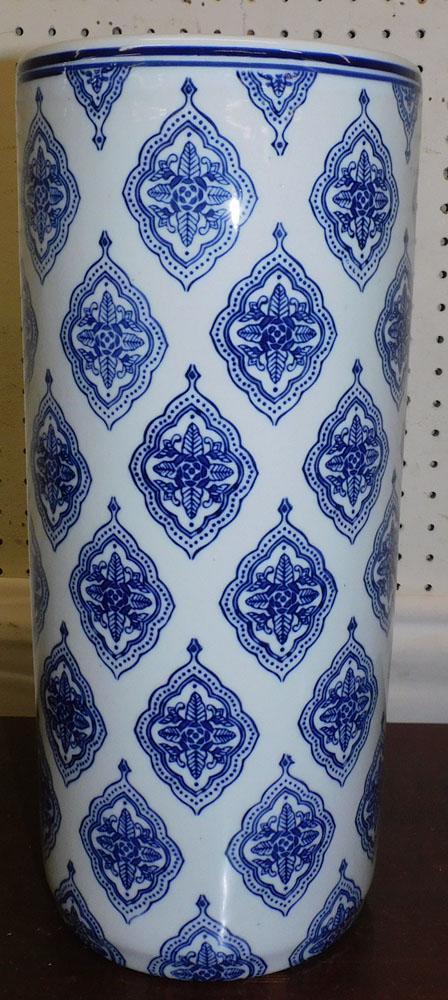 Blue & White Porcelain Umbrella Stand (Cracked): Blue & White Porcelain Umbrella Stand (Cracked). 17 1/4" H "ALL DESCRIPTIONS AND ANY CONDITION STATEMENT GIVEN BY LANGSTON AUCTION GALLERY ARE STRICTLY OPINIONS AND LANGSTON'S SHALL HAVE NO RESPONSIBI