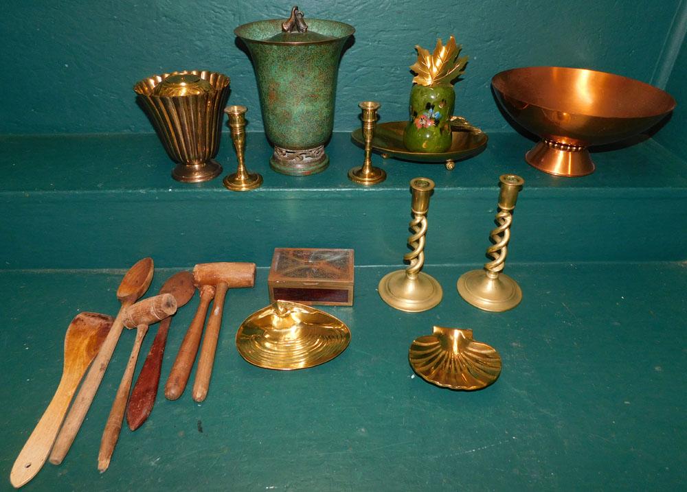 Lot Brass & Metal Items: Lot Brass & Metal Items. "ALL DESCRIPTIONS AND ANY CONDITION STATEMENT GIVEN BY LANGSTON AUCTION GALLERY ARE STRICTLY OPINIONS AND LANGSTON'S SHALL HAVE NO RESPONSIBILITY FOR ERRORS OR OMISSIONS. THE