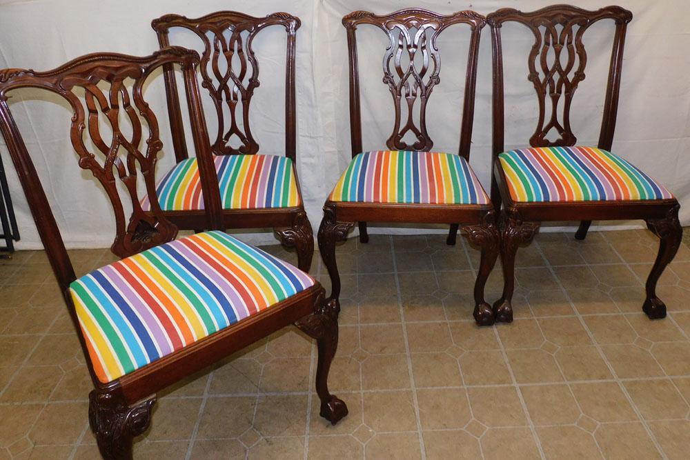 Set 4 Mahogany Carved Dining Chairs: Set 4 Mahogany Carved Dining Chairs. 38" H "ALL DESCRIPTIONS AND ANY CONDITION STATEMENT GIVEN BY LANGSTON AUCTION GALLERY ARE STRICTLY OPINIONS AND LANGSTON'S SHALL HAVE NO RESPONSIBILITY FOR ERRORS 