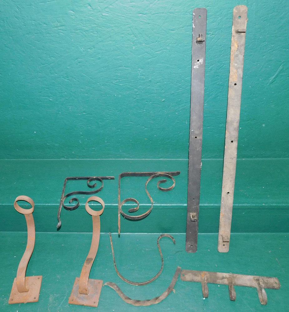 Lot of Antique Metal Brackets: Lot of Antique Metal Brackets . "ALL DESCRIPTIONS AND ANY CONDITION STATEMENT GIVEN BY LANGSTON AUCTION GALLERY ARE STRICTLY OPINIONS AND LANGSTON'S SHALL HAVE NO RESPONSIBILITY FOR ERRORS OR OMISSION