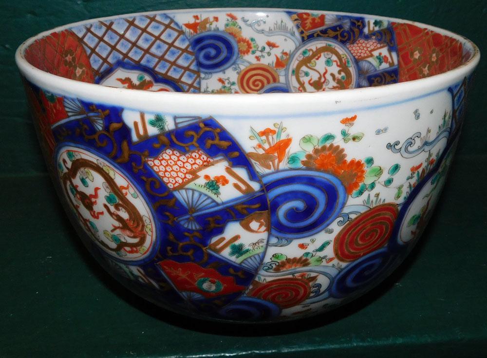 Antique Imari Porcelain Bowl: Antique Imari Porcelain Bowl. 10" Dia 6 1/4" H ALL DESCRIPTIONS AND ANY CONDITION STATEMENT GIVEN BY LANGSTON AUCTION GALLERY ARE STRICTLY OPINIONS AND LANGSTON'S SHALL HAVE NO RESPONSIBILITY FOR ERRO