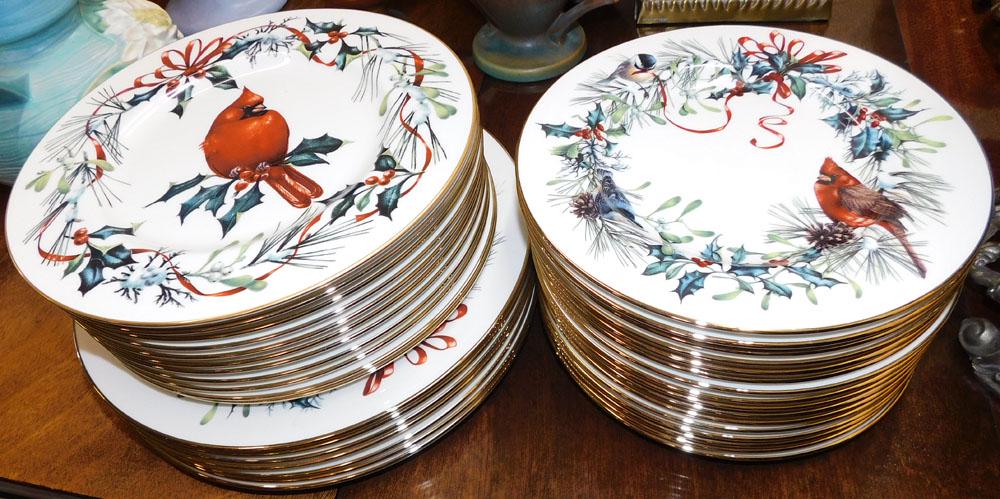 34 Lenox Winter Greetings Porcelain Plates (1 of 4)