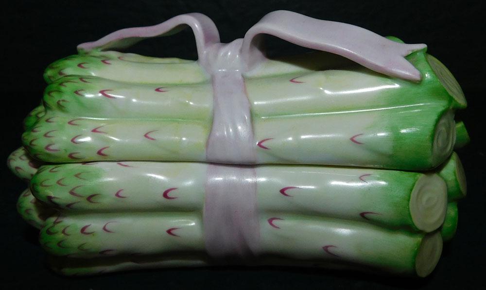 Herend Covered Box W/ Asparagus Motif (1 of 4)