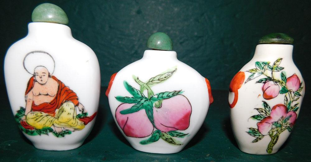 Lot 3 Hand Painted Chinese Snuff Bottles: Lot 3 Hand Painted Chinese Snuff Bottles. ALL DESCRIPTIONS AND ANY CONDITION STATEMENT GIVEN BY LANGSTON AUCTION GALLERY ARE STRICTLY OPINIONS AND LANGSTON'S SHALL HAVE NO RESPONSIBILITY FOR ERRORS OR