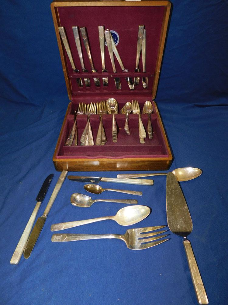 Lot Silver Plate Flatware In Case (1 of 5)