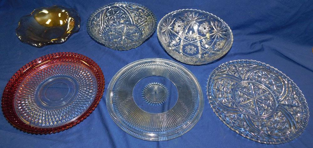 Lot Clear & Colored Glass Items (1 of 3)