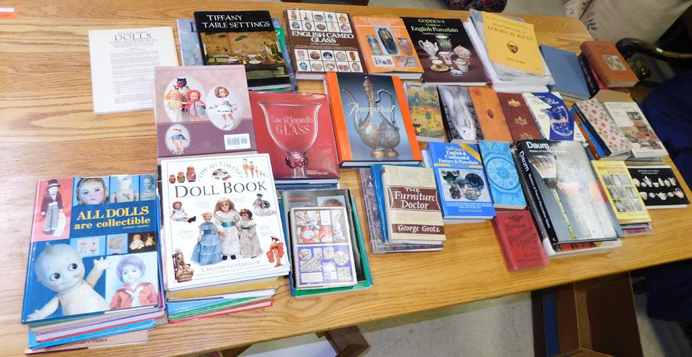 Lot Reference Books (1 of 5)