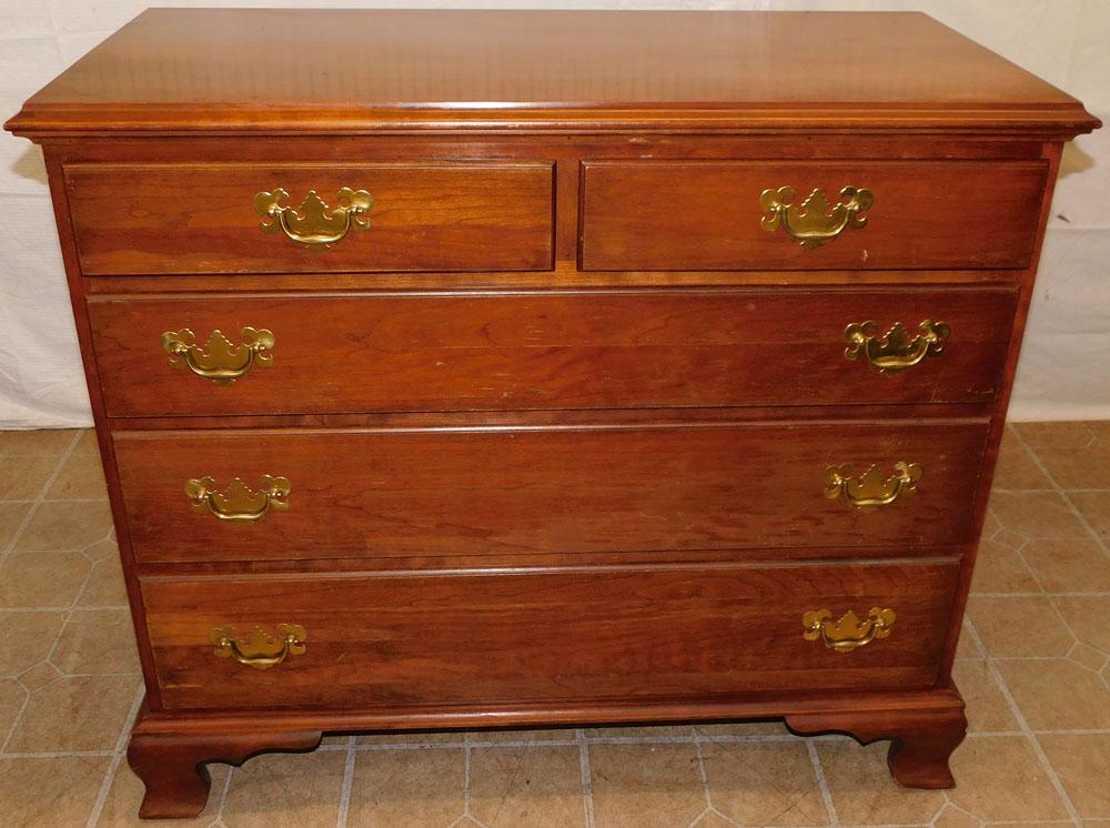 Cherry 2/3 Drawer Chest (1 of 6)