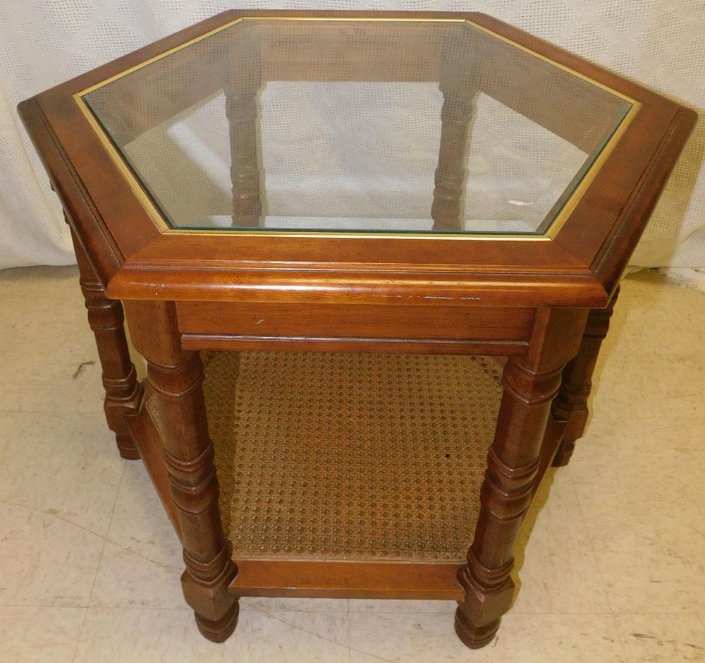 Glass Top End Table (1 of 3)