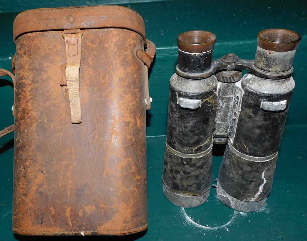 Vintage Binoculars In Leather Case: Vintage Binoculars In Leather Case. "ALL DESCRIPTIONS AND ANY CONDITION STATEMENT GIVEN BY LANGSTON AUCTION GALLERY ARE STRICTLY OPINIONS AND LANGSTON'S SHALL HAVE NO RESPONSIBILITY FOR ERRORS OR OMIS