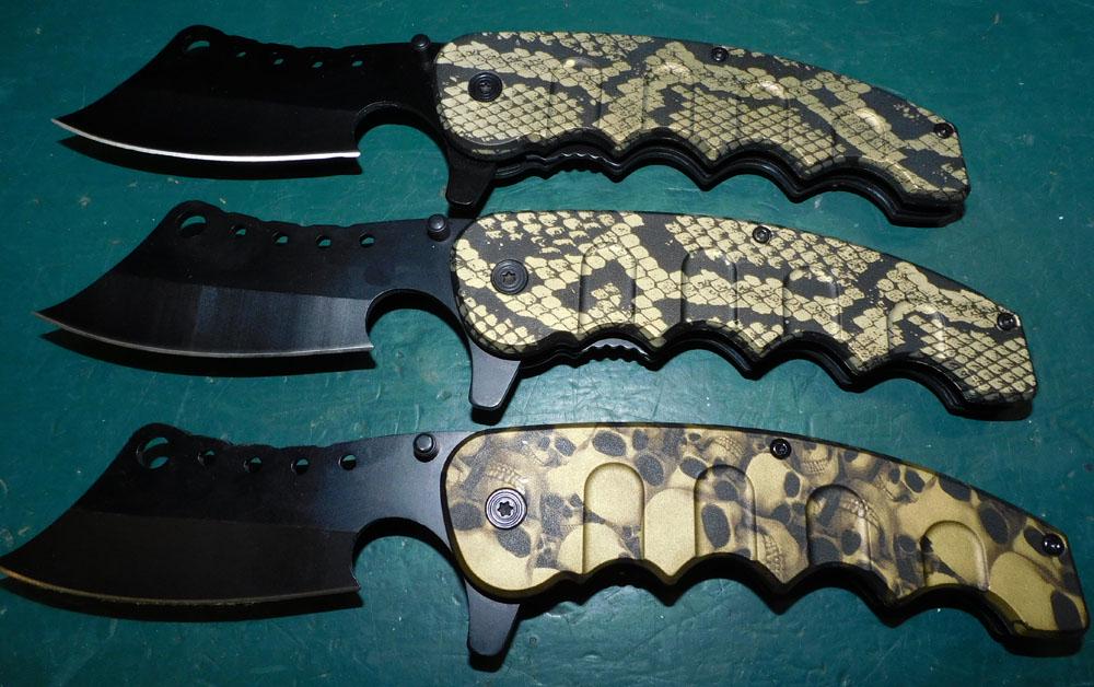 Lot 3 Brand New Skull Knives (1 of 2)